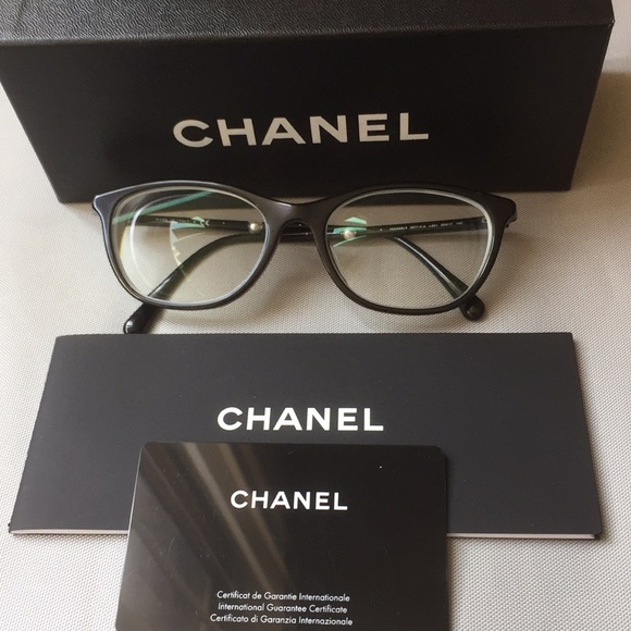 EUC Chanel Eyeglasses with Pearl Temples - Picture 5 of 8